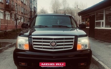 Cadillac Escalade II, 2002 год, 1 071 000 рублей, 3 фотография