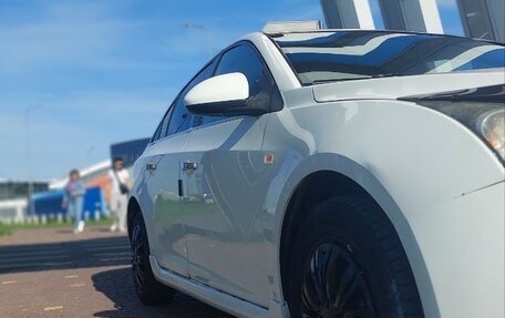 Chevrolet Cruze II, 2010 год, 880 000 рублей, 3 фотография