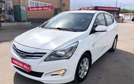 Hyundai Solaris II рестайлинг, 2015 год, 950 000 рублей, 2 фотография