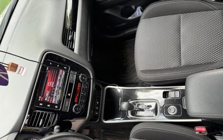 Mitsubishi Outlander III рестайлинг 3, 2019 год, 2 490 000 рублей, 10 фотография