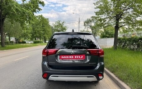 Mitsubishi Outlander III рестайлинг 3, 2019 год, 2 490 000 рублей, 7 фотография