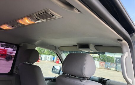 Volkswagen Caravelle T5, 2004 год, 1 650 000 рублей, 3 фотография