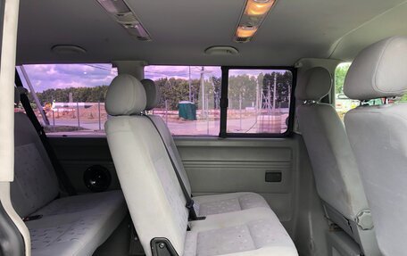 Volkswagen Caravelle T5, 2004 год, 1 650 000 рублей, 4 фотография
