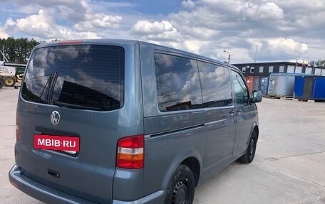 Volkswagen Caravelle T5, 2004 год, 1 650 000 рублей, 5 фотография