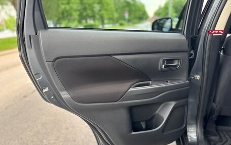 Mitsubishi Outlander III рестайлинг 3, 2019 год, 2 490 000 рублей, 12 фотография