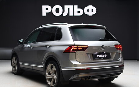 Volkswagen Tiguan II, 2017 год, 2 430 000 рублей, 2 фотография