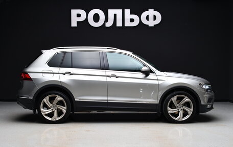 Volkswagen Tiguan II, 2017 год, 2 430 000 рублей, 6 фотография