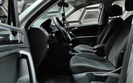 Volkswagen Tiguan II, 2017 год, 2 430 000 рублей, 18 фотография