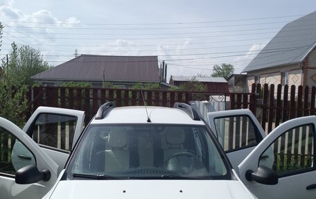 Renault Duster I рестайлинг, 2014 год, 910 000 рублей, 2 фотография