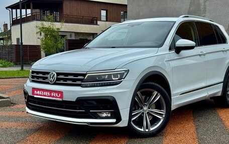 Volkswagen Tiguan II, 2018 год, 2 850 000 рублей, 3 фотография