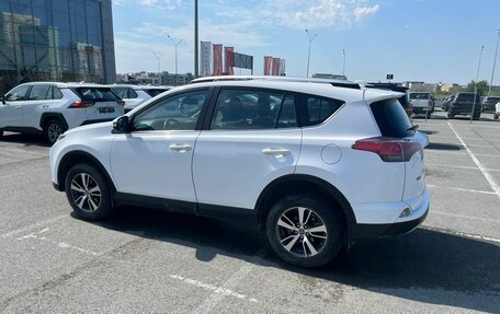 Toyota RAV4, 2018 год, 2 400 000 рублей, 2 фотография