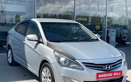 Hyundai Solaris II рестайлинг, 2016 год, 900 000 рублей, 3 фотография