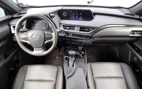 Lexus UX I, 2020 год, 3 120 000 рублей, 7 фотография