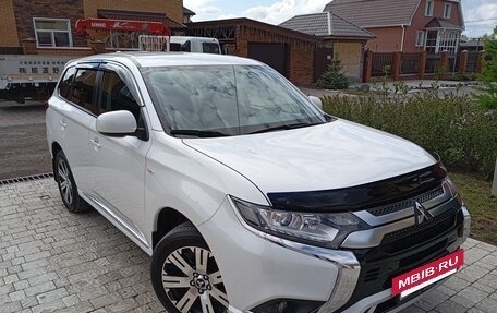 Mitsubishi Outlander III рестайлинг 3, 2022 год, 2 599 000 рублей, 14 фотография