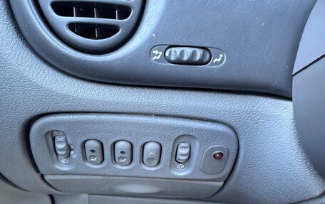 Renault Scenic III, 2003 год, 350 000 рублей, 6 фотография
