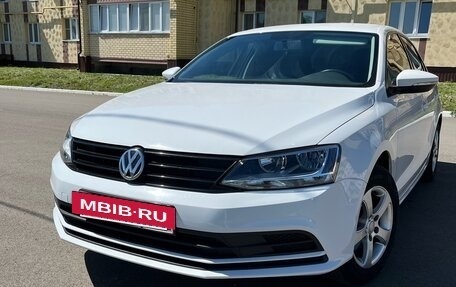 Volkswagen Jetta VI, 2015 год, 860 000 рублей, 3 фотография
