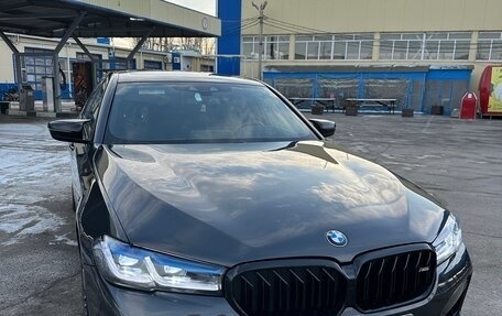 BMW 5 серия, 2019 год, 4 450 000 рублей, 2 фотография
