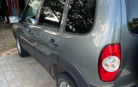Chevrolet Niva I рестайлинг, 2019 год, 870 000 рублей, 2 фотография