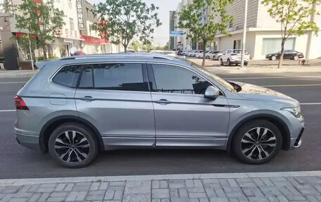 Volkswagen Tiguan II, 2022 год, 2 686 810 рублей, 7 фотография