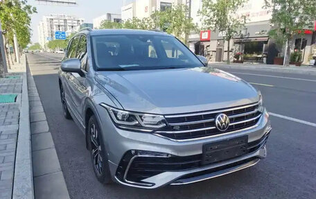 Volkswagen Tiguan II, 2022 год, 2 686 810 рублей, 3 фотография
