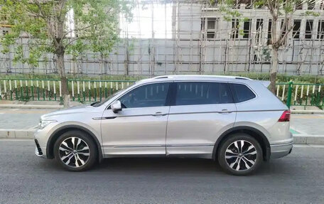 Volkswagen Tiguan II, 2022 год, 2 686 810 рублей, 8 фотография