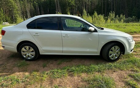 Volkswagen Jetta VI, 2012 год, 1 100 000 рублей, 2 фотография