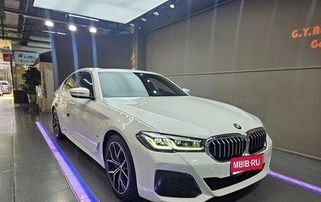 BMW 5 серия, 2022 год, 4 900 000 рублей, 2 фотография