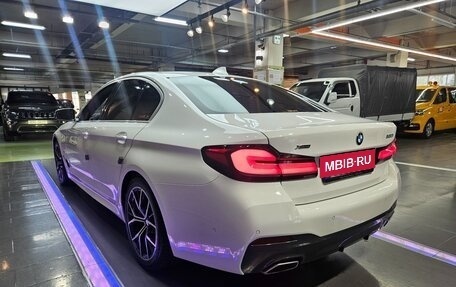 BMW 5 серия, 2022 год, 4 900 000 рублей, 4 фотография