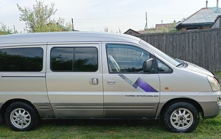 Hyundai Starex I рестайлинг, 2005 год, 580 000 рублей, 2 фотография