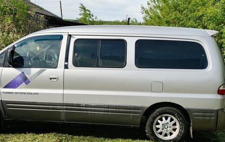 Hyundai Starex I рестайлинг, 2005 год, 580 000 рублей, 4 фотография