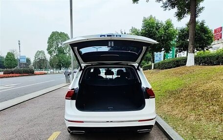 Volkswagen Tiguan II, 2021 год, 1 760 000 рублей, 6 фотография