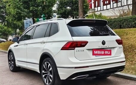 Volkswagen Tiguan II, 2021 год, 1 760 000 рублей, 4 фотография
