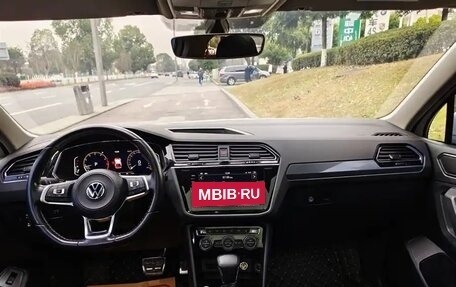 Volkswagen Tiguan II, 2021 год, 1 760 000 рублей, 10 фотография
