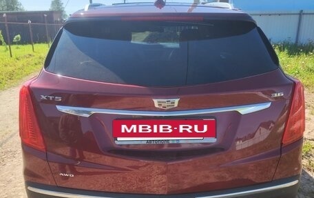 Cadillac XT5 I рестайлинг, 2017 год, 2 600 000 рублей, 10 фотография