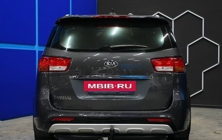 KIA Carnival III, 2018 год, 2 500 000 рублей, 8 фотография