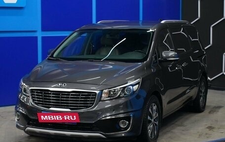 KIA Carnival III, 2018 год, 2 500 000 рублей, 2 фотография