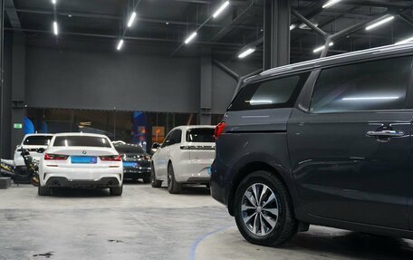 KIA Carnival III, 2018 год, 2 500 000 рублей, 27 фотография