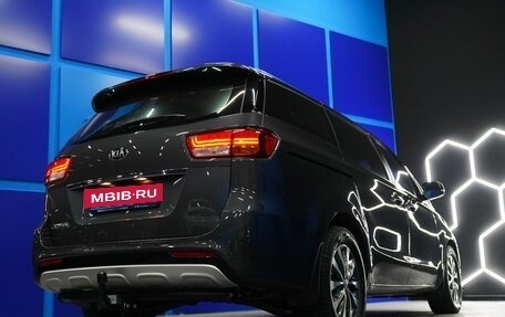 KIA Carnival III, 2018 год, 2 500 000 рублей, 30 фотография
