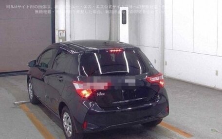 Toyota Vitz, 2018 год, 890 000 рублей, 2 фотография