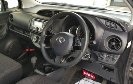Toyota Vitz, 2018 год, 890 000 рублей, 3 фотография