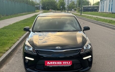 KIA Rio IV, 2018 год, 1 495 000 рублей, 2 фотография