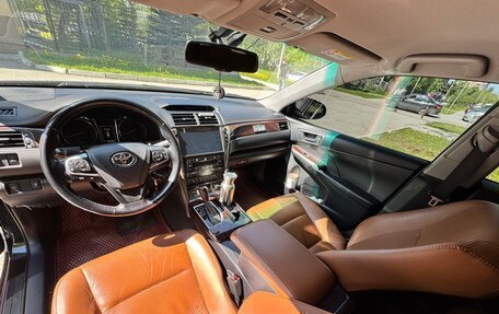 Toyota Camry, 2017 год, 2 100 000 рублей, 4 фотография