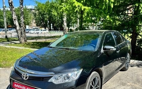 Toyota Camry, 2017 год, 2 100 000 рублей, 2 фотография