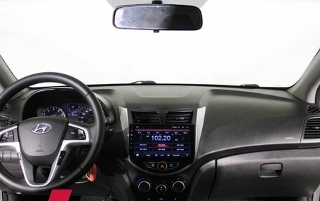 Hyundai Solaris II рестайлинг, 2011 год, 780 000 рублей, 10 фотография