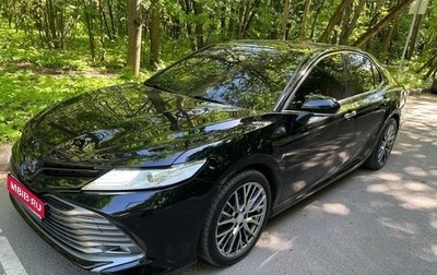 Toyota Camry, 2020 год, 3 000 000 рублей, 1 фотография