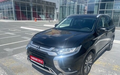 Mitsubishi Outlander III рестайлинг 3, 2018 год, 1 800 000 рублей, 1 фотография