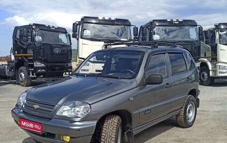 Chevrolet Niva I рестайлинг, 2005 год, 355 000 рублей, 1 фотография