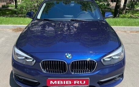 BMW 1 серия, 2019 год, 2 450 000 рублей, 1 фотография