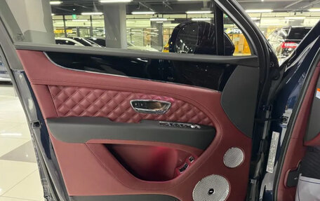 Bentley Bentayga I, 2022 год, 19 300 000 рублей, 11 фотография