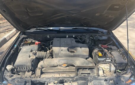 Mitsubishi Pajero IV, 2011 год, 2 280 000 рублей, 10 фотография
